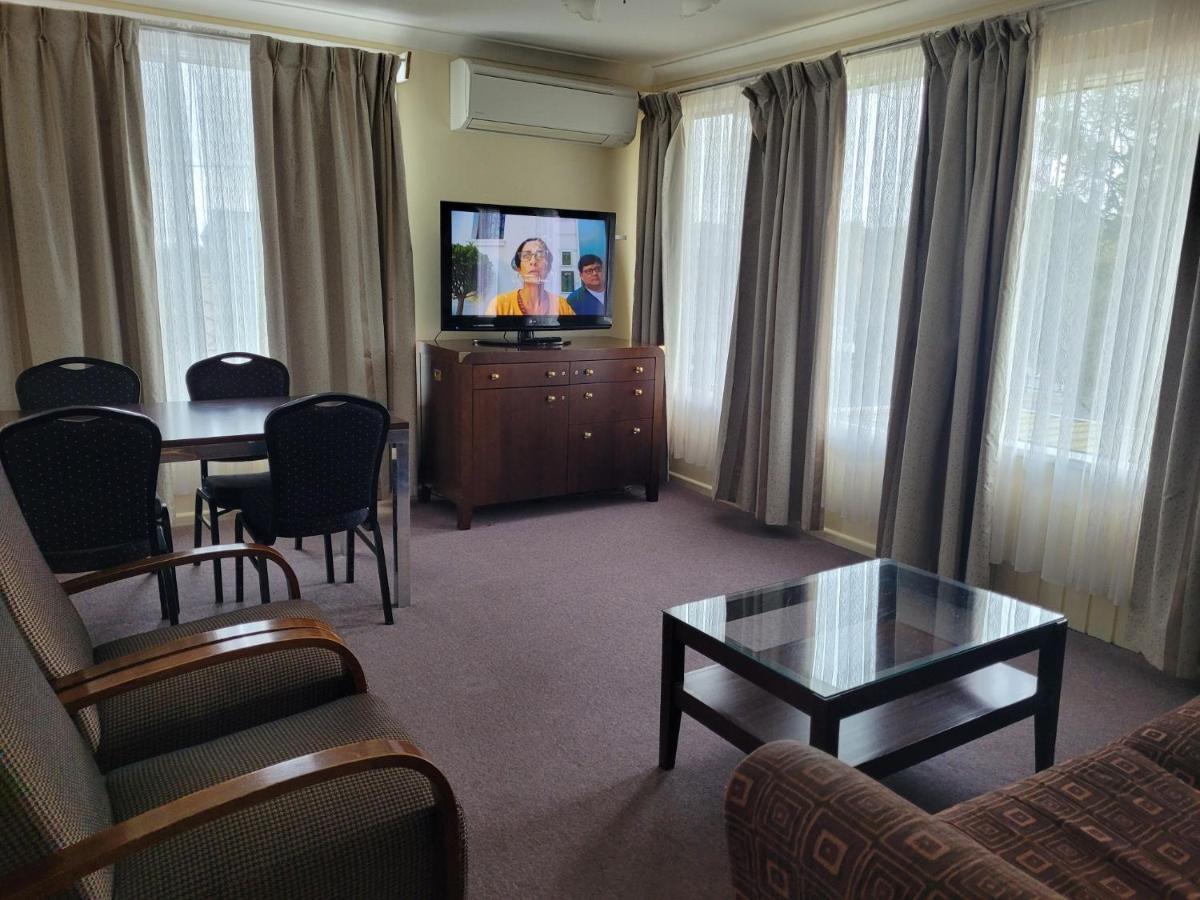 אוברון Titania Motel מראה חיצוני תמונה