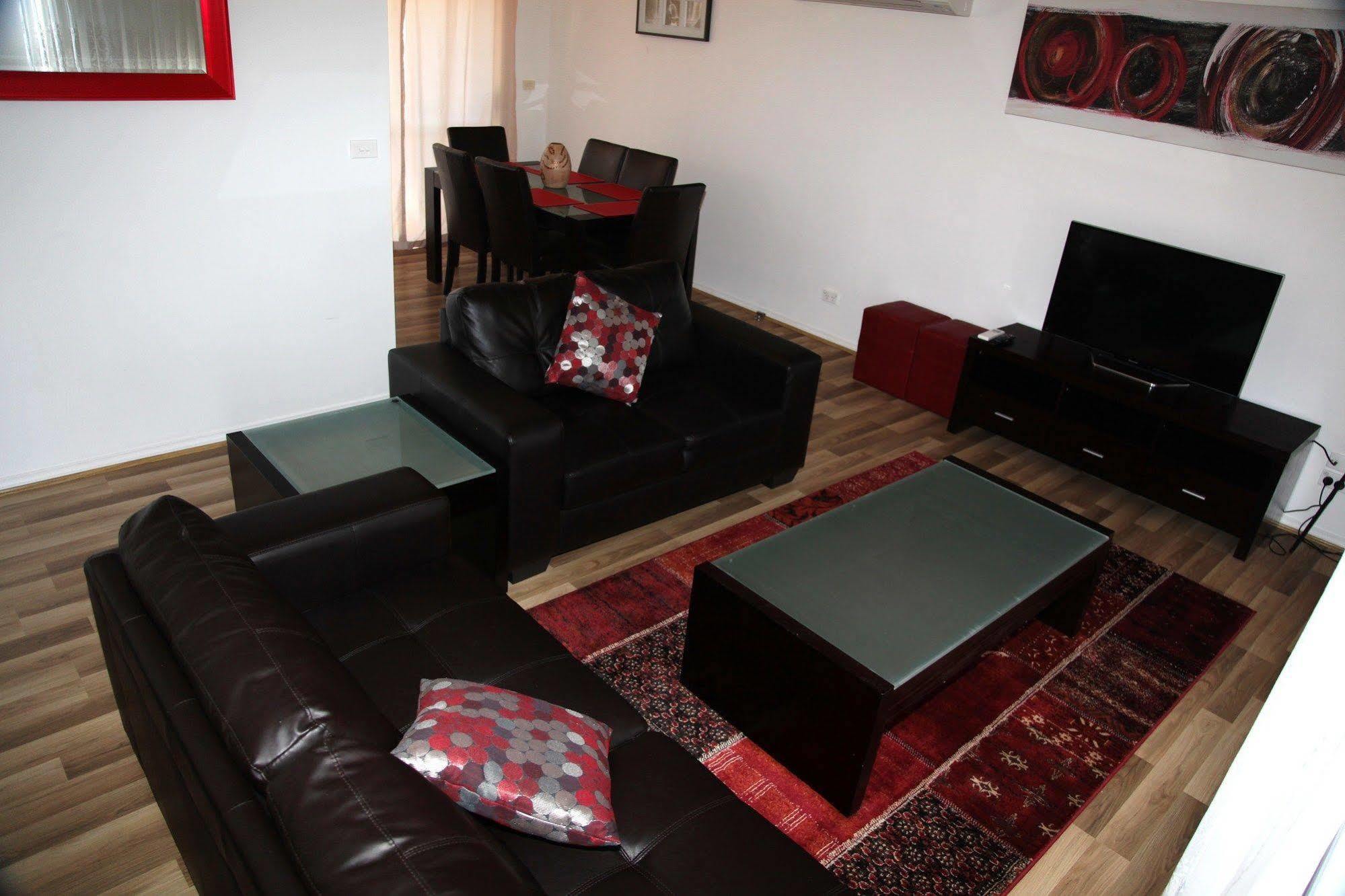 אוברון Titania Motel מראה חיצוני תמונה