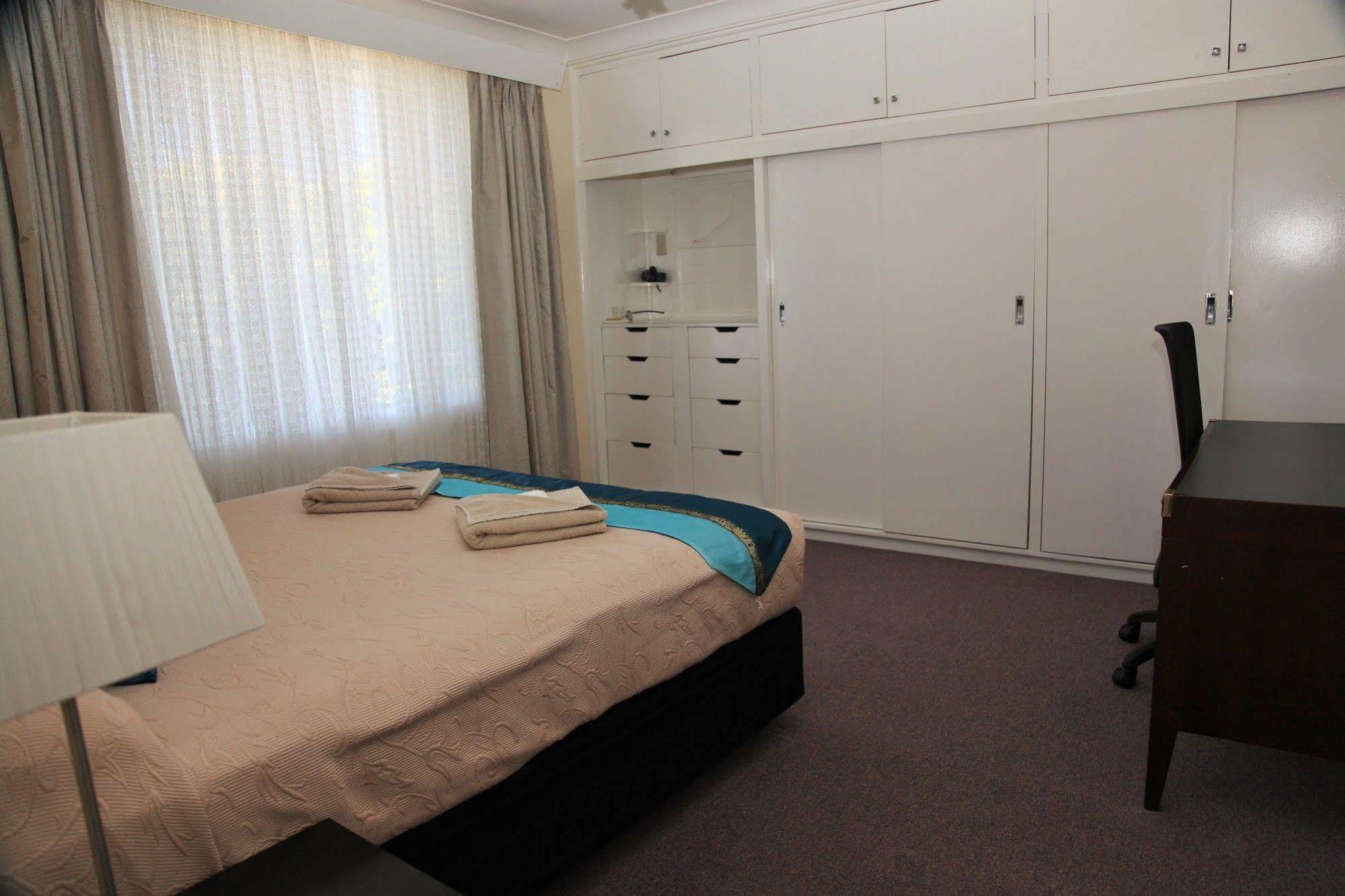 אוברון Titania Motel מראה חיצוני תמונה