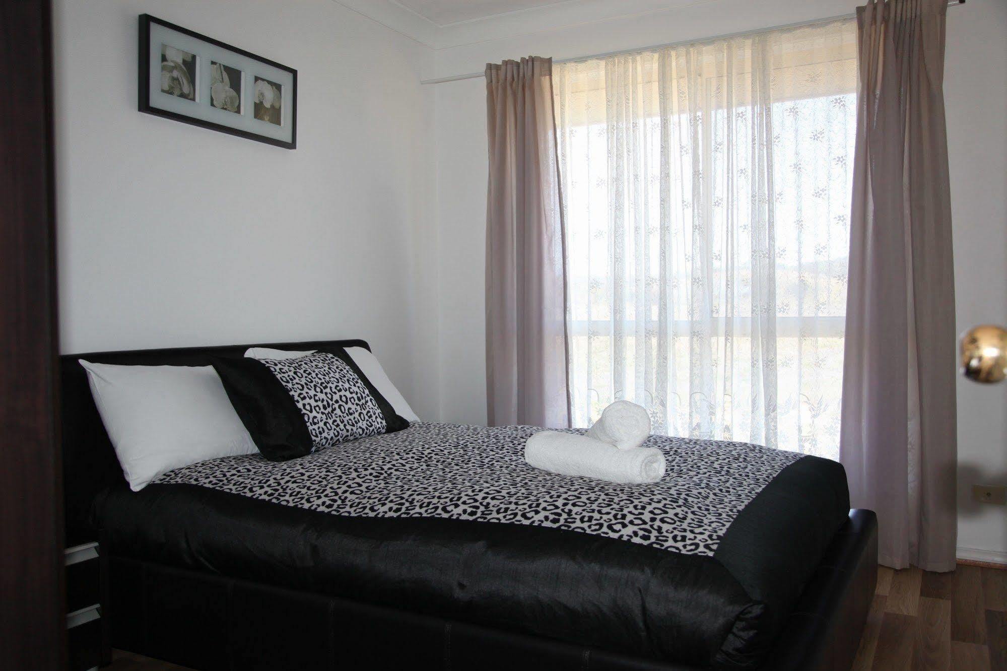 אוברון Titania Motel מראה חיצוני תמונה